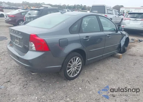 2011 Volvo S40 T5/T5 R-Design z USA, uszkodzony, nr VIN YV1672MS0B2543184